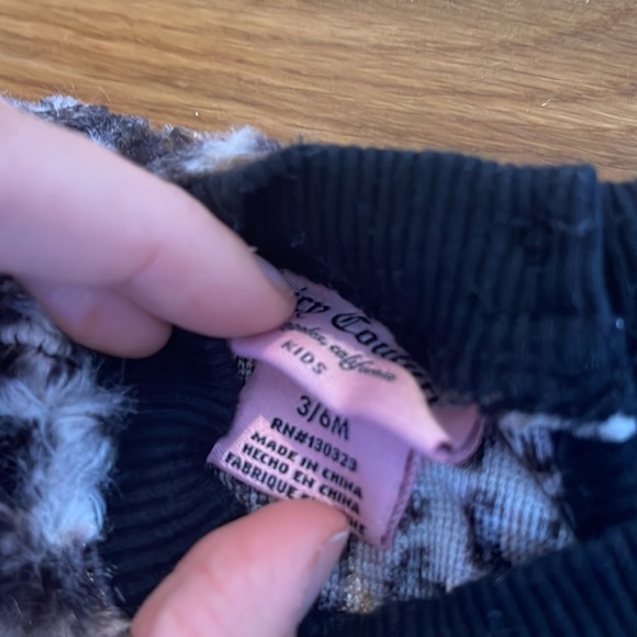 Juicy Couture Cheetah 3-6M Sweater & Pants Set - Picture 3 of 7